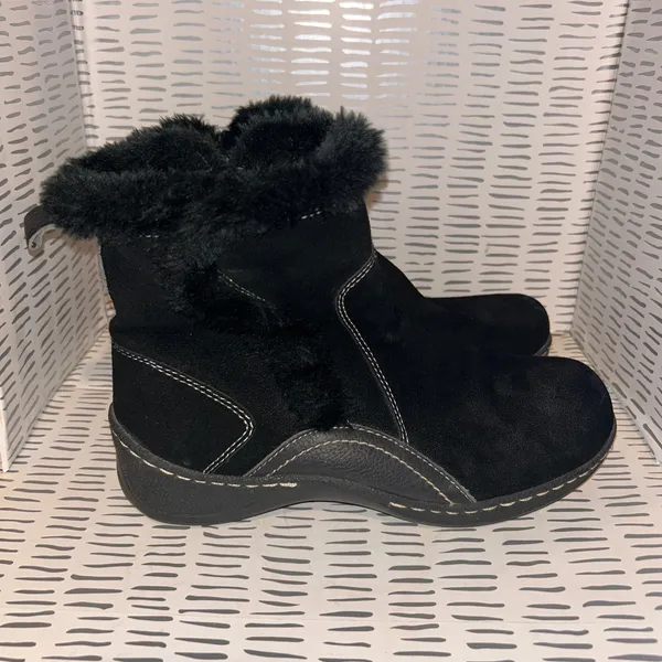BareTraps Ellea Black Suede Leather Faux Fur Trim Ankle Boots Womens 9.5 M Cabin - Image 4