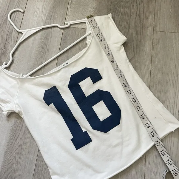 Brandy Melville Tshirt cotton off shoulder 16 crop womens White one size sporty - Image 3