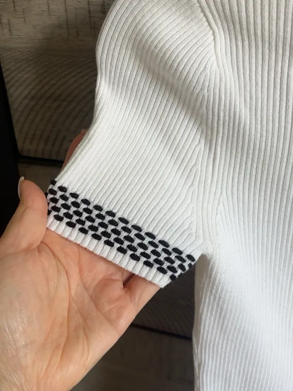 White House Black Market XS Ribbed Knit Contrast Trim Top - Image 5