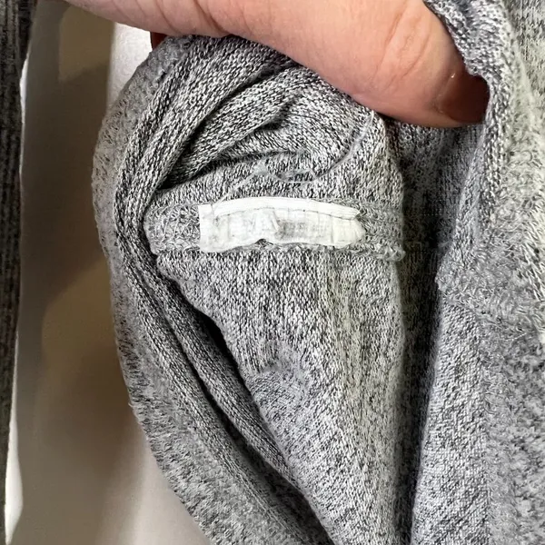 Abercrombie & Fitch Ribbed‎ Sleeve Curve Hem Heather Gray Crewneck Long Sleeve - Image 9