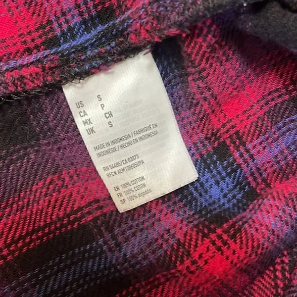 American Eagle Outfitters soft flannel shirt. Ahh-maxi fly soft. Size XS. - Image 6