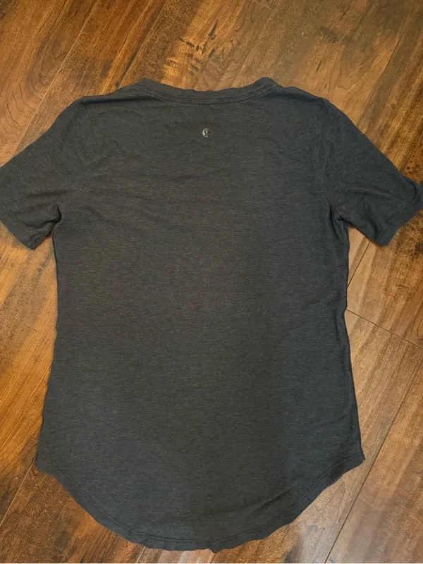 Lululemon Small Women’s Dark Charcoal V-Neck Tee - Image 3