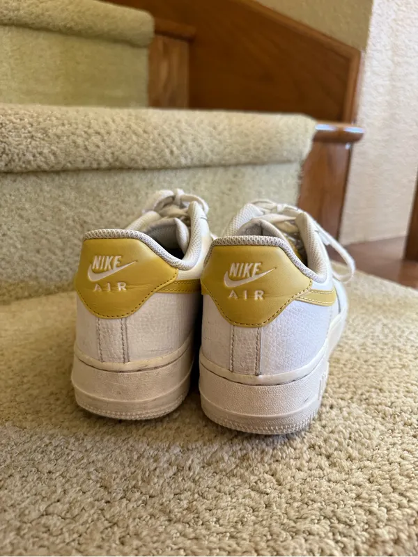 Nike White Low-Top Sneakers with Yellow Swoosh - Image 7