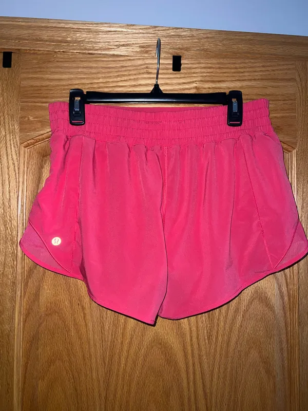 Lululemon Hotty Hot High-Rise Lined Short 2.5 in Lipgloss - Image 4