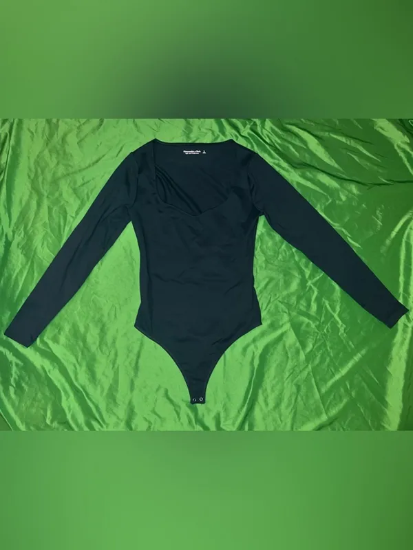 Abercrombie & Fitch Dark Green Long Sleeve Bodysuit size Small - Image 2