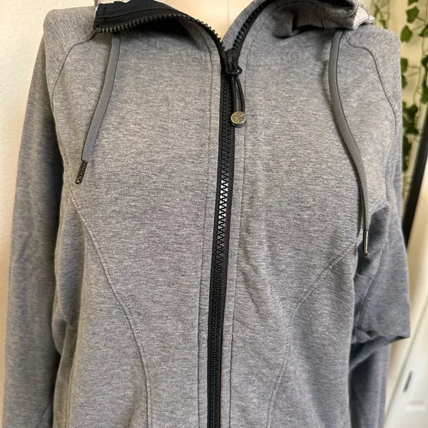 Athleta women’s grey hoodie full zip up small sporty casual athletic neutral - Image 3