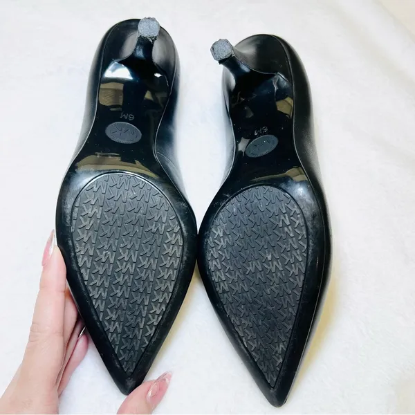 MICHAEL MICHAEL KORS MK Black Flex Mid Pointed-Toe Pumps - Image 8