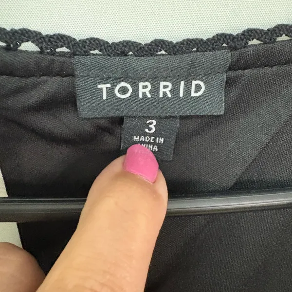 Torrid Black Stretch Crepe Sweetheart‑Neck Peplum Blouse Size‎ 3 - Image 4