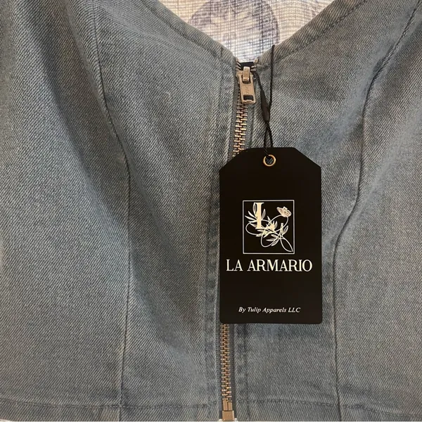 La Armario Denim Crop Top Size‎ Medium - Image 3