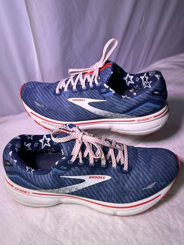Brooks Men's Navy and Red Performance Running Shoe - Image 2