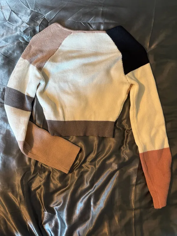 Lane 201 Cropped Sweater - Image 3