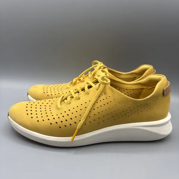 Clarks Unstructured Shoes Size 9.5 Yellow Lace Up Perforated Comfort Sneakers - Image 5