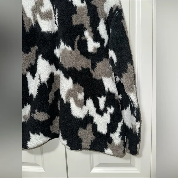 Eddie Bauer Lightweight Animal Print Longsleeve Fleece XL - Image 4