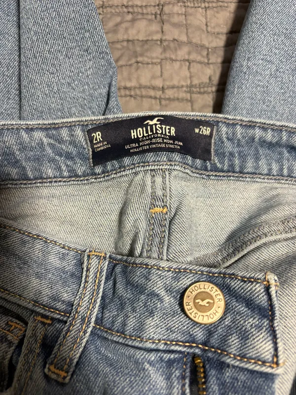 Hollister Jeans Mom High-Rise - Image 3
