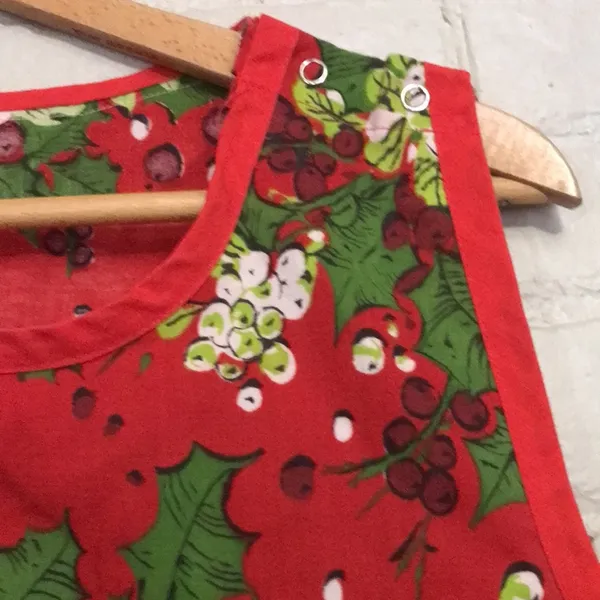 Handmade M Red Christmas Holly Sleeveless Front Pocket Snap Closure Shirt Apron - Image 3