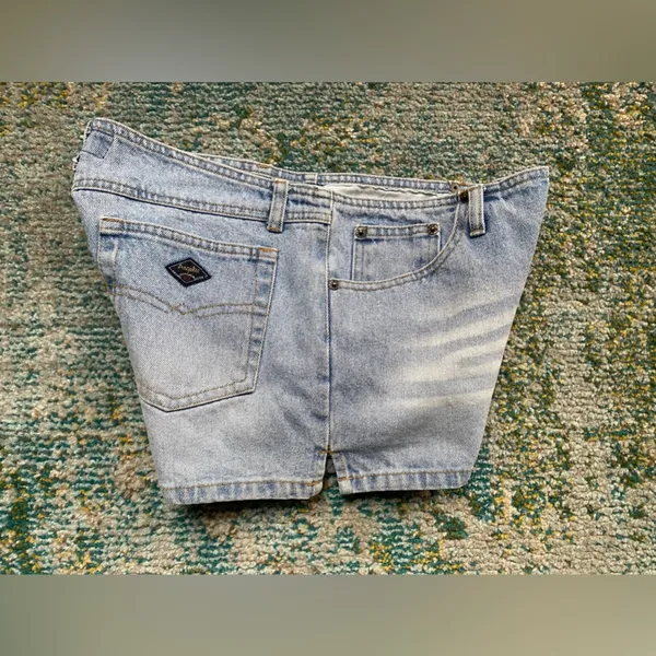 Vintage Y2K Angels low rise distressed denim jean shorts, size 9 - Image 8
