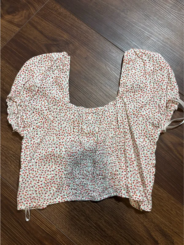 Princess Polly Floral Cropped Blouse - Image 2