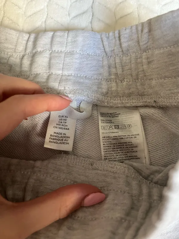 H&M Sweat Shorts - Image 2