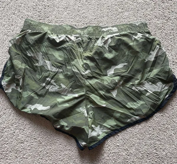 PINK Camo Shorts Victoria's Secret - Image 2