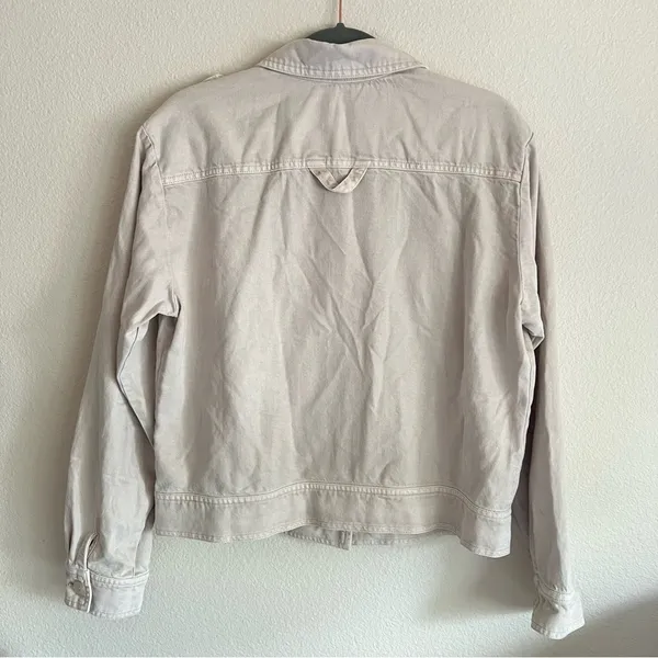 YFB Young Fabulous & Broke Beige Flap pocket Crop jacket, tencell blend, L NWOT - Image 4