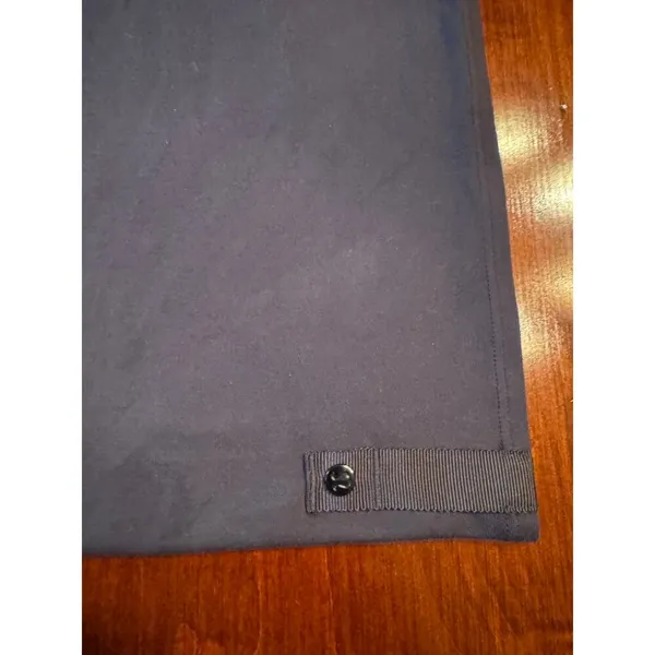 Lululemon women's black stretchy oversized scarf EUC - Image 7