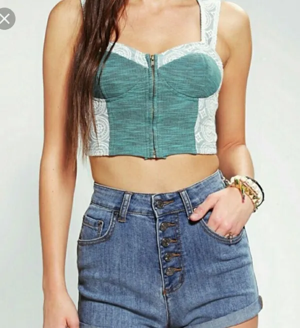 Urban Outfitters Pink/red and white lace cropped zip up top - Image 4