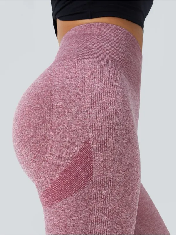 Halara 07HBB.- OneForm Seamless Flow High Waisted Booty Scrunch Leggings. - Image 4