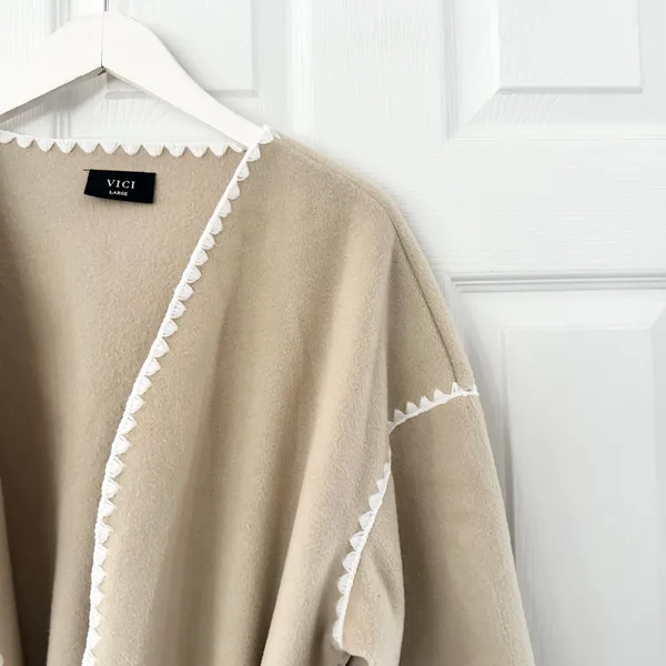 Vici Beige Fleece Scallop White Whipstitch Belted Cardigan Jacket Wrap Large - Image 5