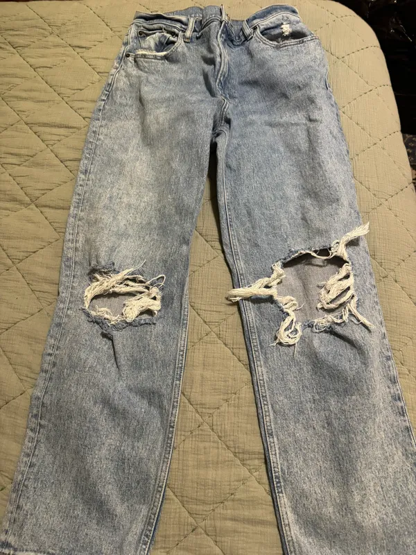 Abercrombie and Fitch Ultra High Rise 90s Straight Jean Size 10 - Image 2