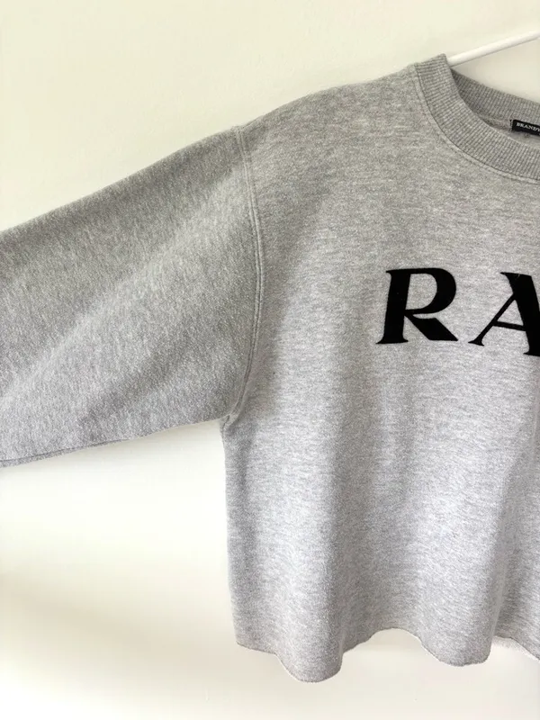 Brandy Melville Gray Rad Cropped Crew Neck Sweatshirt Y2K Streetwear Casual - Image 6