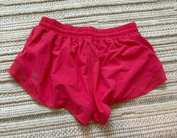 Lululemon Shorts Hotty Hot 2.5" Pink - Image 2