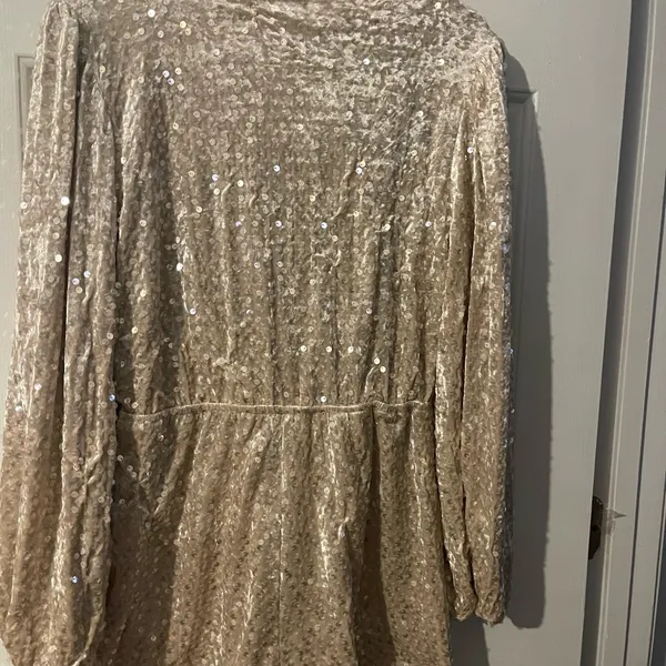SZ Med GOLD V~Neck plunge neckline Romper, sequins Holiday,Party resort vacation - Image 3