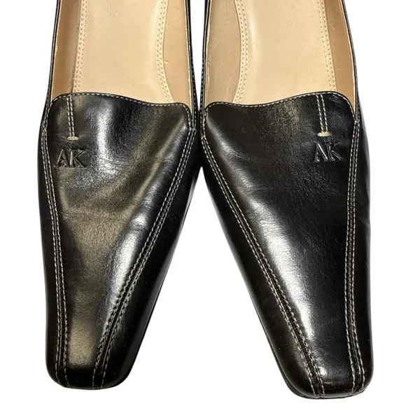 AK Anne Klein Women's Black Leather Slip On Square Toe Blook Heels Size 9M - Image 7