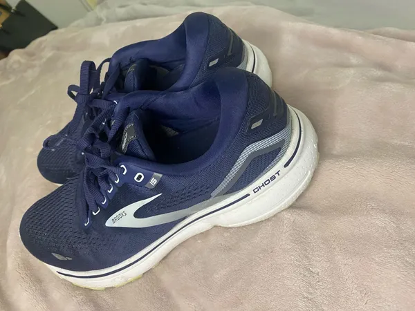 Brooks Ghost 15 Women's Size 9 Running Shoes - Image 4