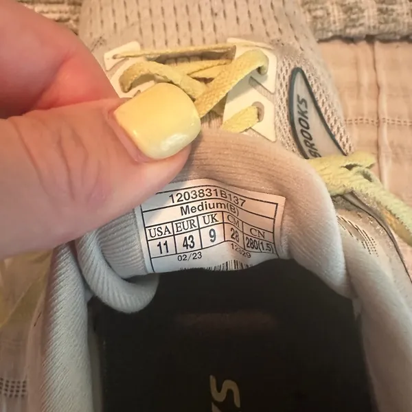 Brooks Women’s Athletic Shoes - Image 3