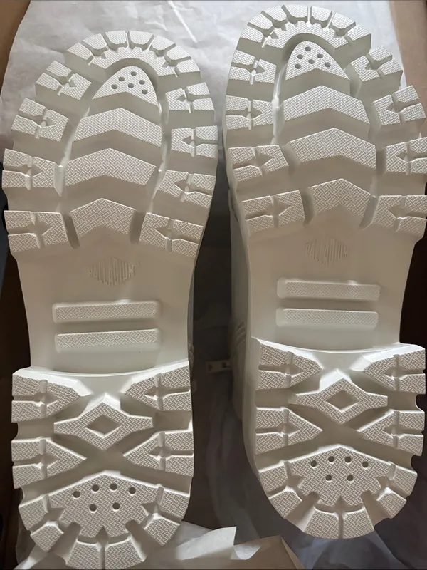 NWT- Palladium Pallabase Twill Womens Boots Sz 8.5 - Image 4