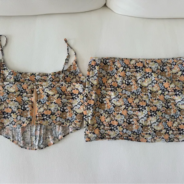 Blue Blush Floral Two-Piece Set with Top and Skirt - Image 4