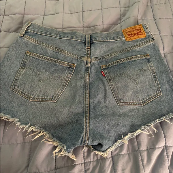 Levi's 501 Women's Denim Shorts Size 33 - Image 2