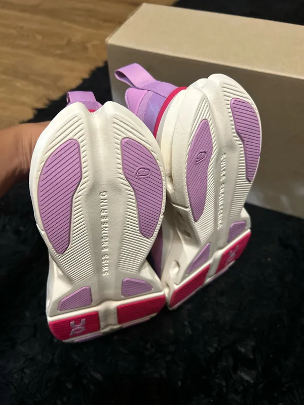 On Cloudpulse Next Sakura dew athletic training running shoes sneakers sz 7 new - Image 4
