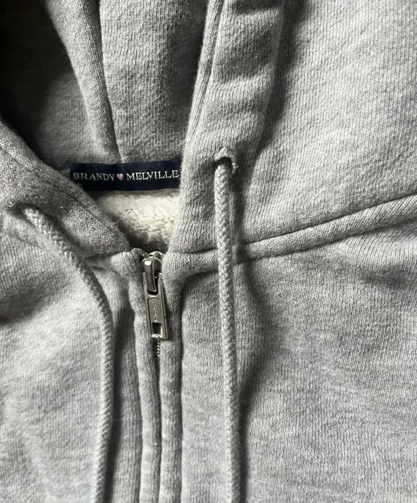 Brandy Melville sweatshirt - Image 3