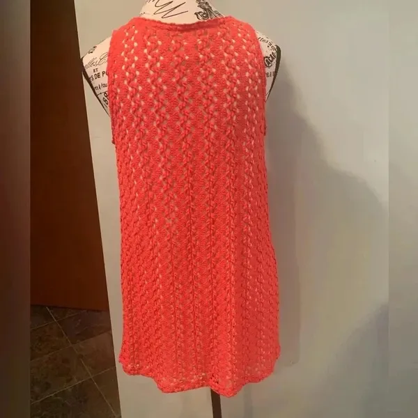 Motherhood Maternity Coral Crochet Lace Sleeveless Tank Top Women’s Medium - Image 2