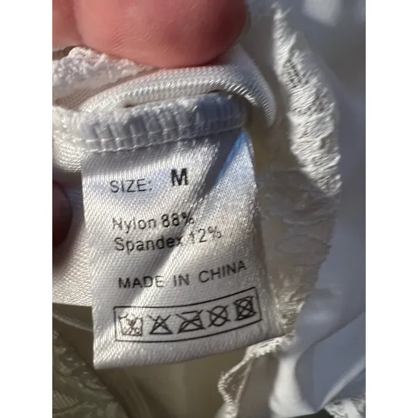 Women's Size Medium Lace Tummy Control Shapewear Bodysuit White Deep V-Neck Low - Image 10