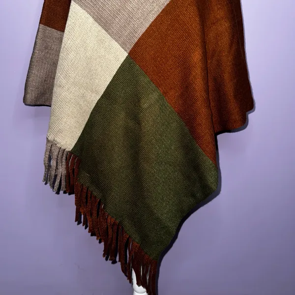 NEW Boutique Color Block Poncho with Fringe - Image 4