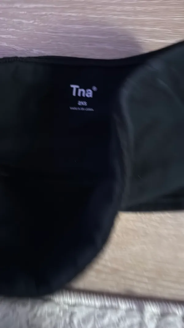 TNA Top Aritzia - Image 2