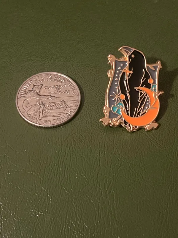 Black crow enamel pin - Image 2