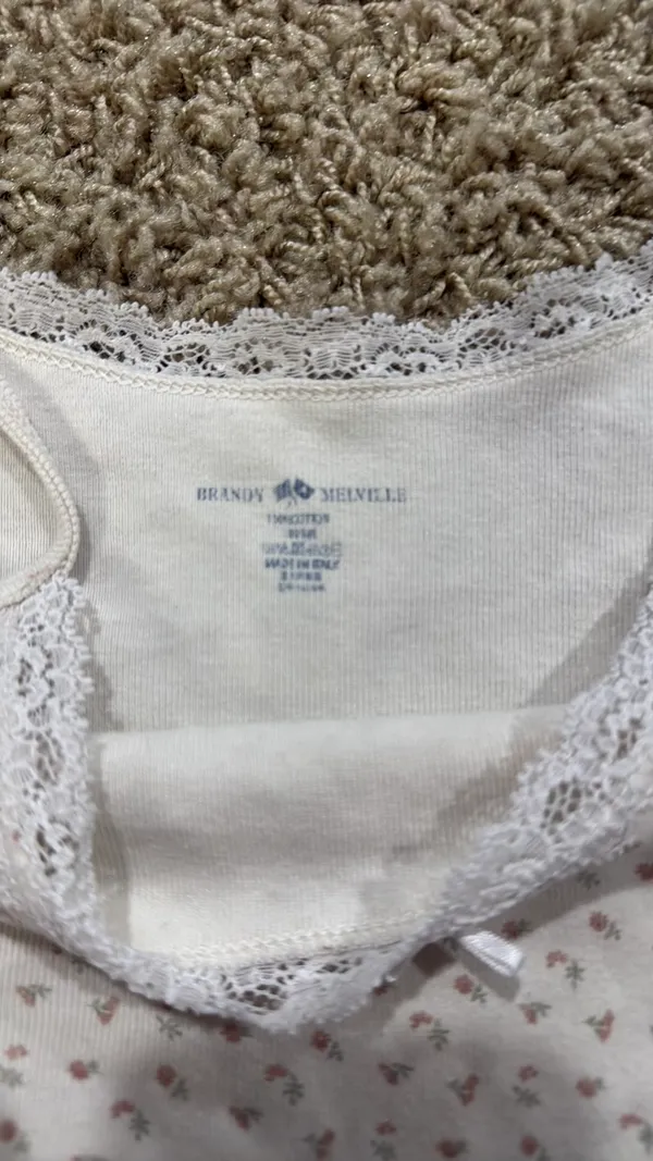 Brandy Melville Crop Top - Image 4