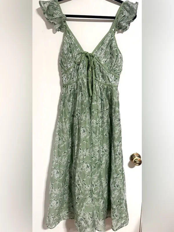 En Saison Sedna Pleated Floral Maxi Dress Small - Image 2