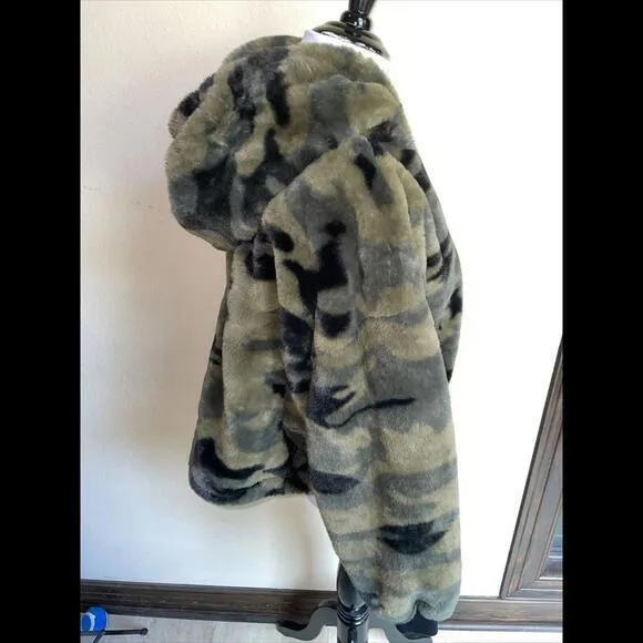 Forever 21 green faux fur camo crop hooded sweater small‎ - Image 7