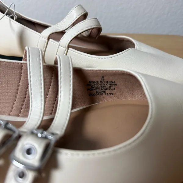 NWT Old Navy Women’s Double Buckle Mary Jane Flats in Ivory Size 8 - Image 9