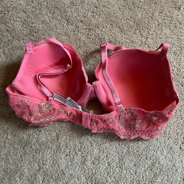 Victoria's Secret Lined Demi Pink and Gold Lace Bra Size 32C - Image 3